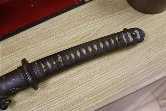 A WW2 Japanese katana with standard mounts, the blade with wavy hamon 98cm